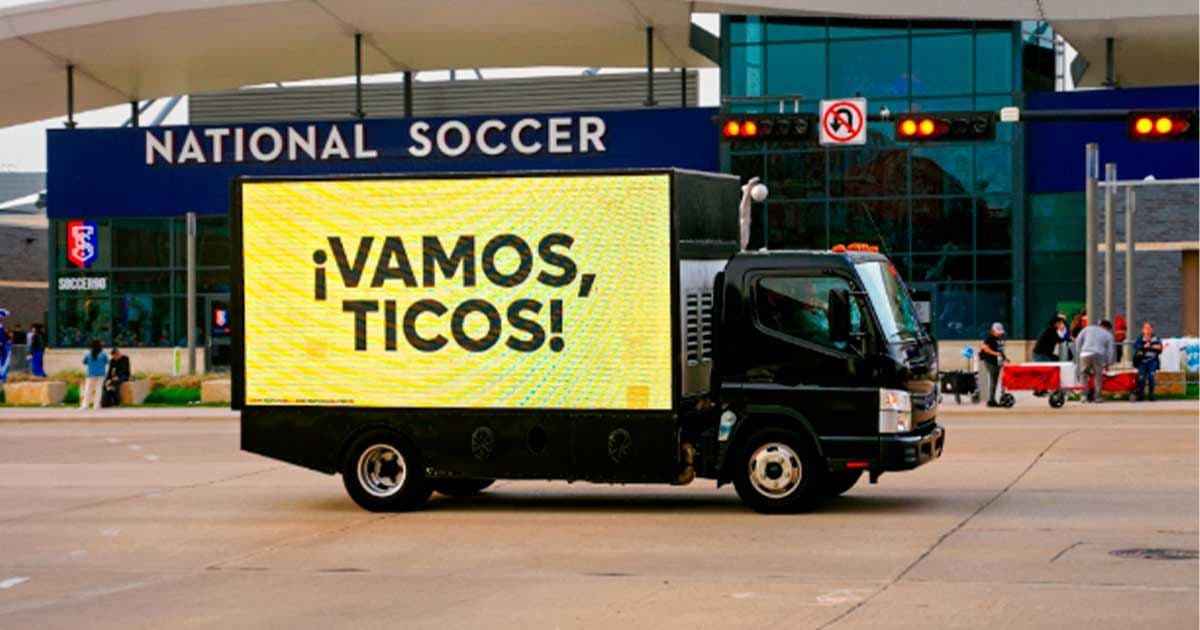 Cerveza Imperial junto a Latcom con una Original Campaña de OOH Acompañando a los Fans de la Selección Nacional de Costa Rica